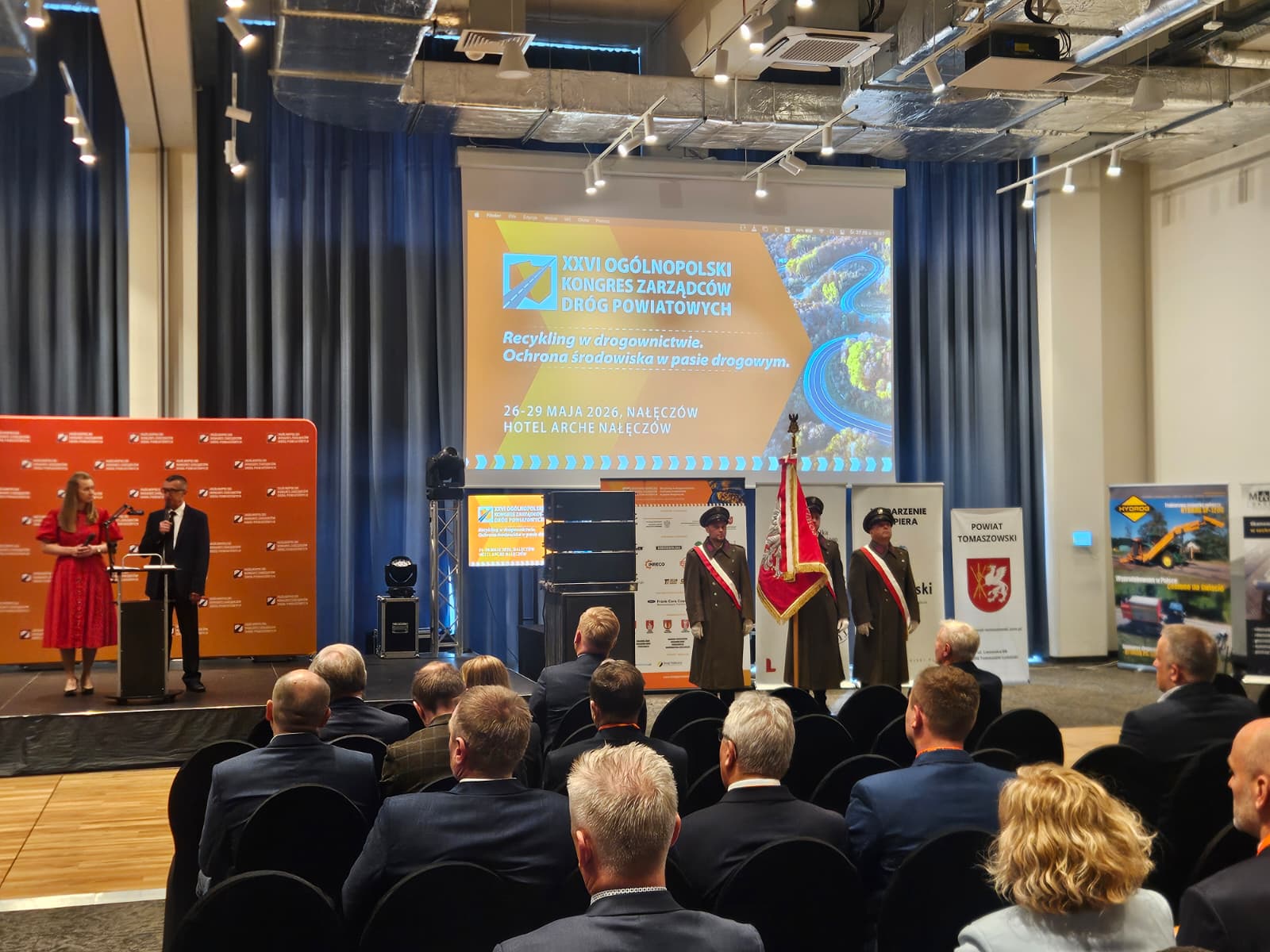 Hydrog na kongresie zarząc&oacute;w dr&oacute;g powiatowych